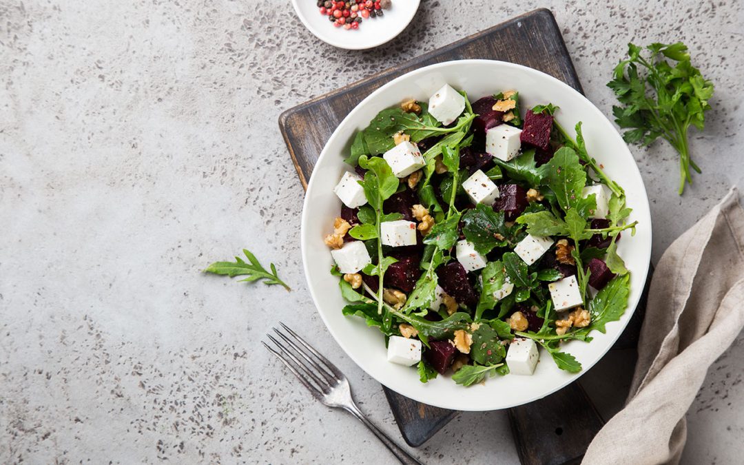 Salade fraîche roquette féta Noix du Périgord - Le Verger de Barnabé